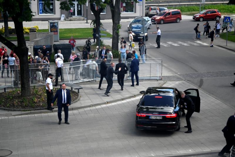 A kormányfő elleni merénylet gyanúsítottja továbbra is előzetes letartóztatásban marad.