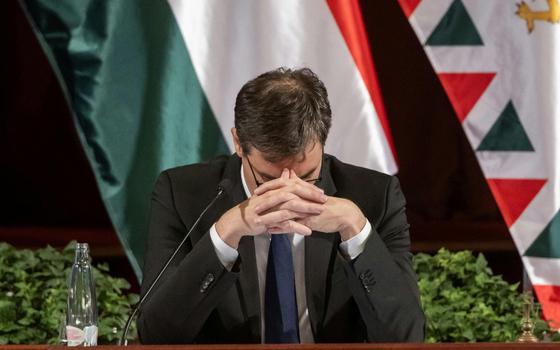 A főváros pénzügyi helyzete kritikusra fordult, hiszen 31 milliárd forintos deficitbe került, és a következő hónapokban folyószámlahitelre lesz szüksége a működőképesség fenntartásához. Az őszi időszakra tervezett gazdálkodás így komoly kihívások elé néz.
