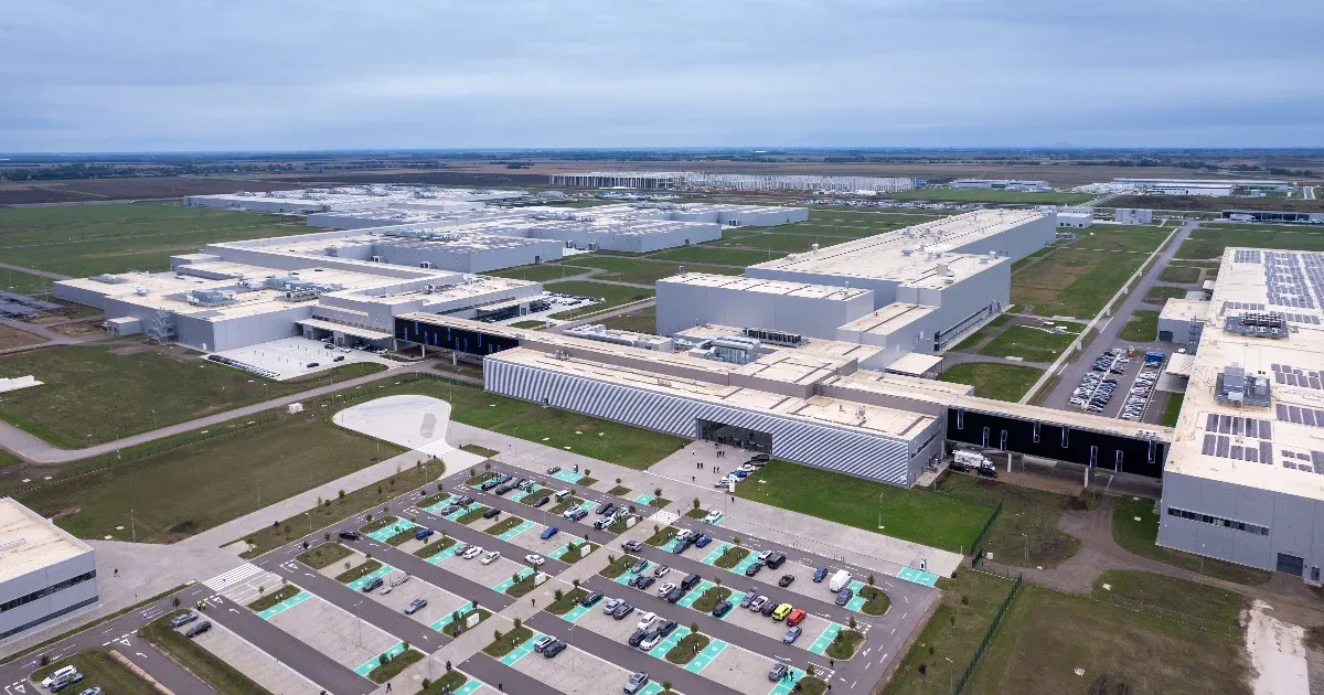 Tűzeset történt a debreceni BMW-gyár területén, ahol a vállalat saját tűzoltócsapata azonnal beavatkozott.